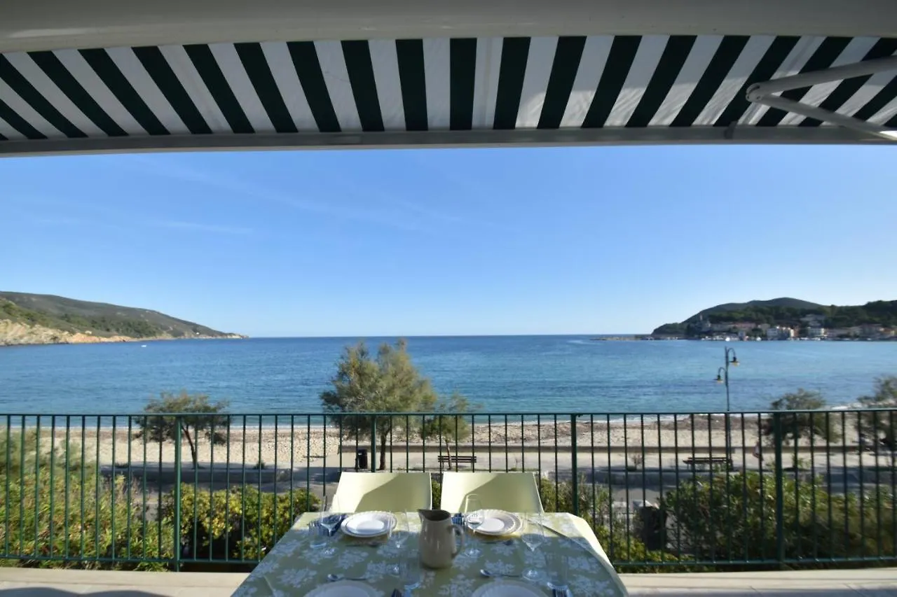 מרינה די קמפו Appartamenti Montecristo - Fronte Mare In Posizione Unica דירה