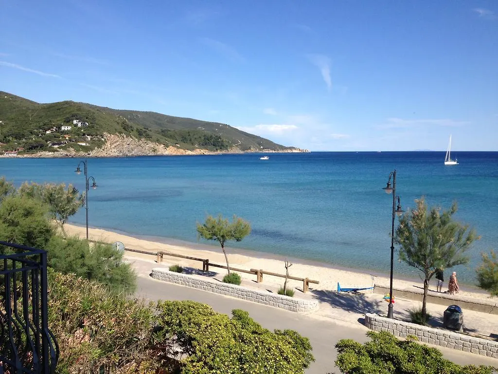 מרינה די קמפו Appartamenti Montecristo - Fronte Mare In Posizione Unica