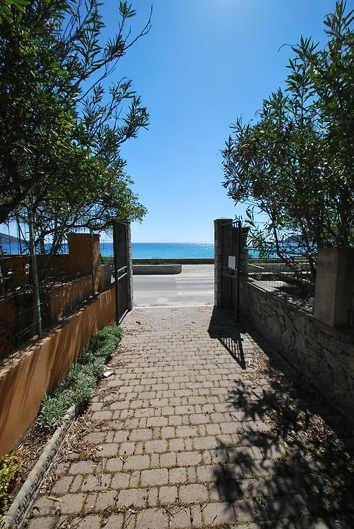 מרינה די קמפו Appartamenti Montecristo - Fronte Mare In Posizione Unica 0*, מרינה די קמפו