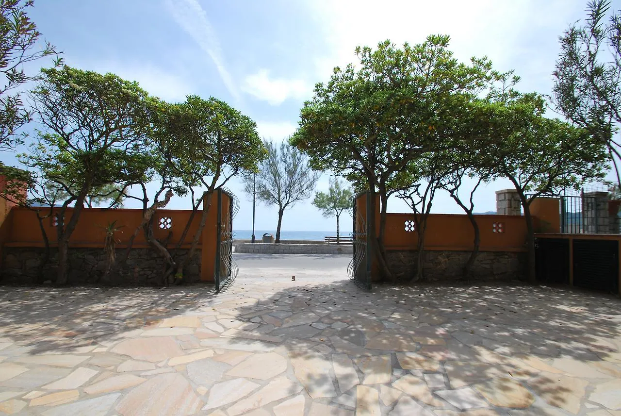 דירה מרינה די קמפו Appartamenti Montecristo - Fronte Mare In Posizione Unica